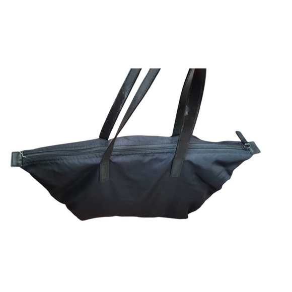 Everlane Recycled Nylon Tote Womens trevel bag - Picture 4 of 16